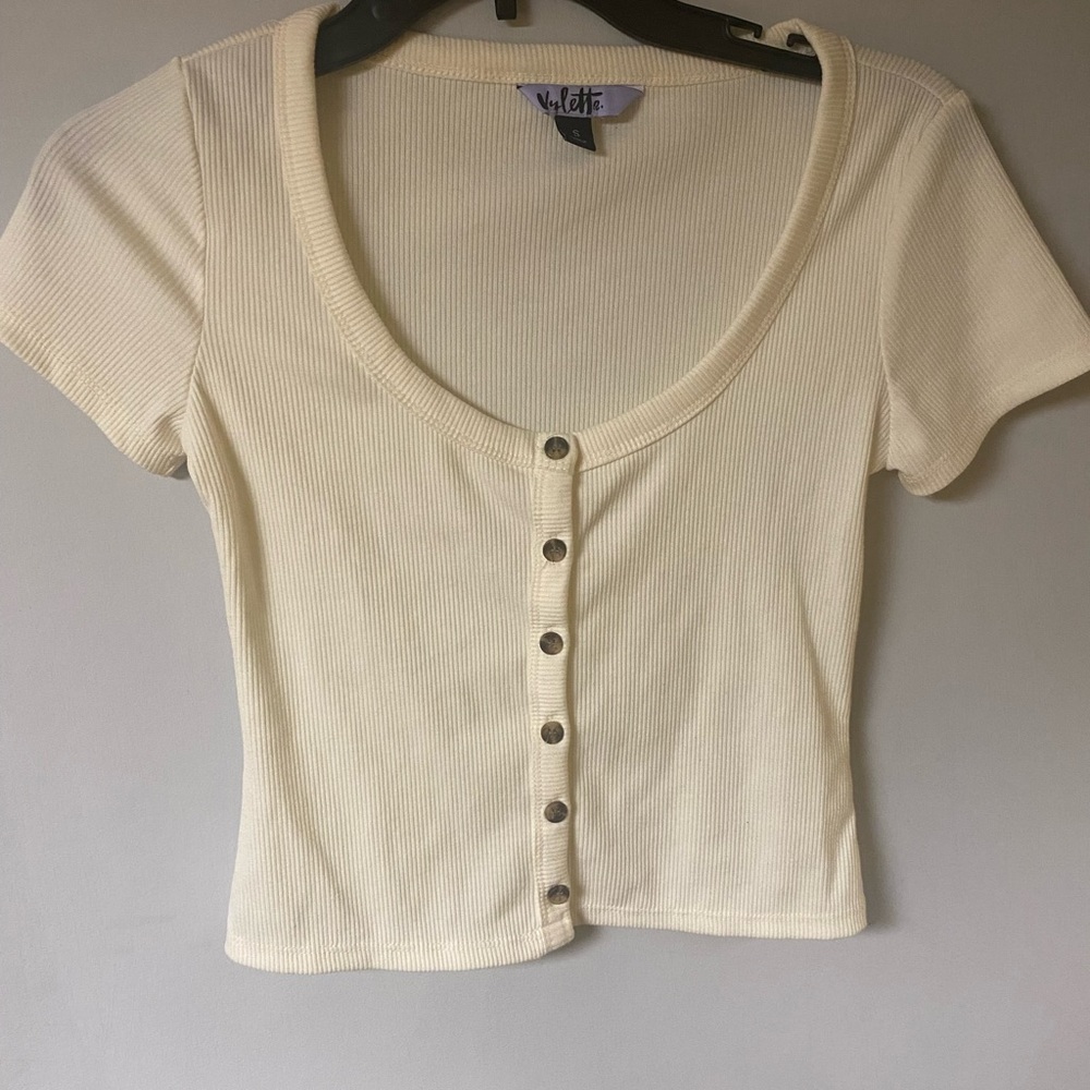 Cropped Tops - Picture 3 of 7